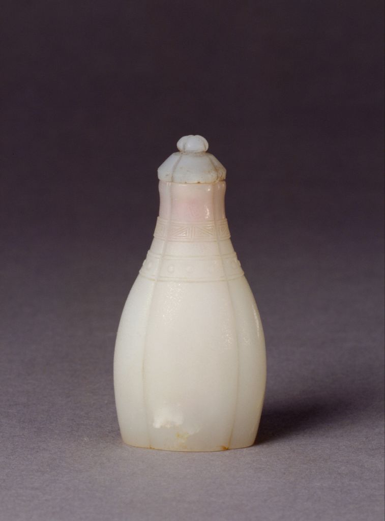 图片[1]-White Jade Begonia Style Cigarette Bottle-China Archive